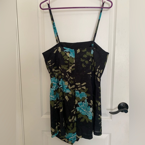 🩵NWOT Selfie Leslie Floral Romper Black & Baby Blue Adjustable Straps Size Large - Picture 3 of 10